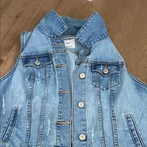 Sleeveless jean jacket
